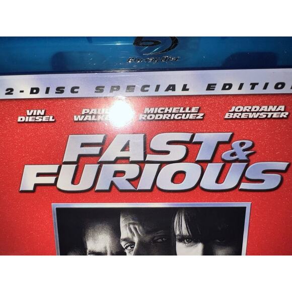 Fast & Furious (Two-Disc Special Edition) [Blu-ray and DVD] - Picture 4 of 8